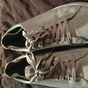 Men's casual sneakers